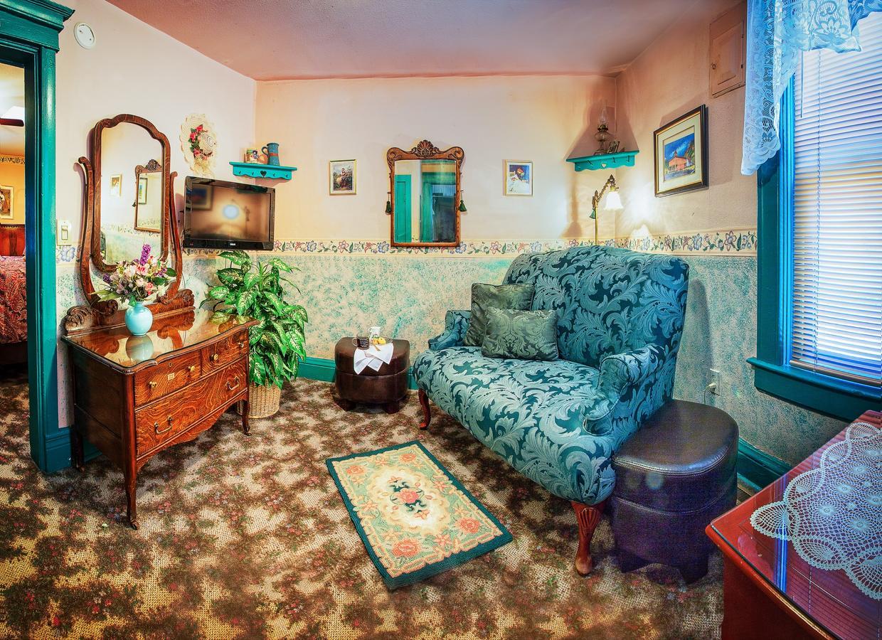 Holden House 1902 Bed & Breakfast Inn Colorado Springs Exterior photo