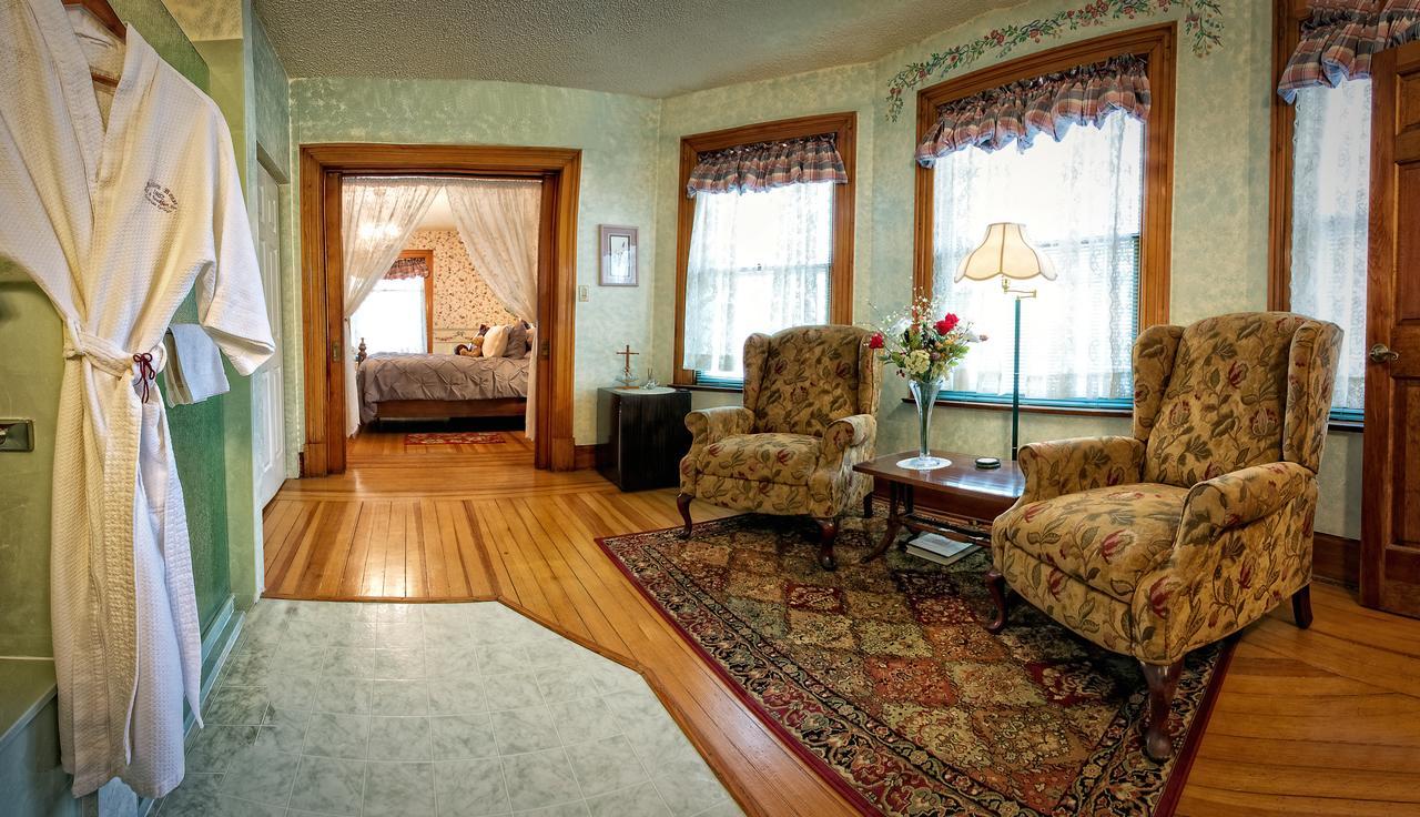 Holden House 1902 Bed & Breakfast Inn Colorado Springs Exterior photo